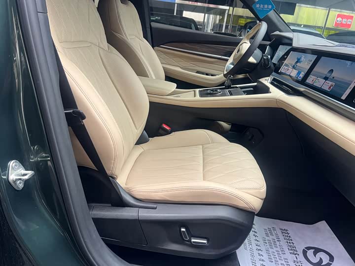 Фото 8 - Geely Monjaro