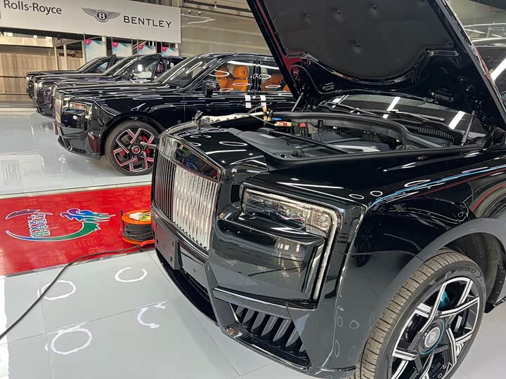 Фото 3 - Rolls-Royce Cullinan