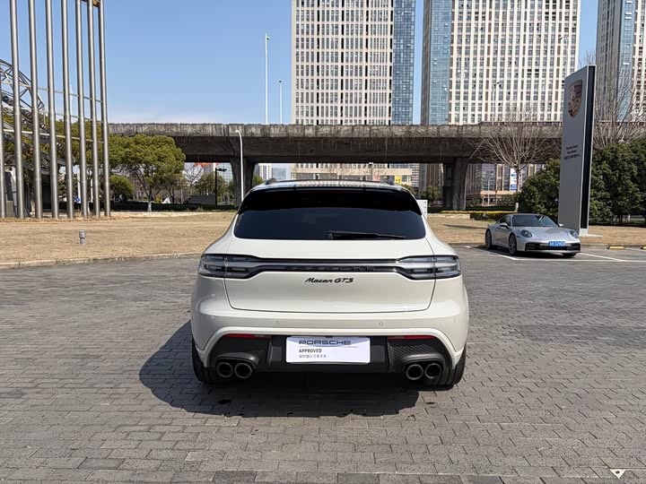 Photo 5 - Porsche Macan