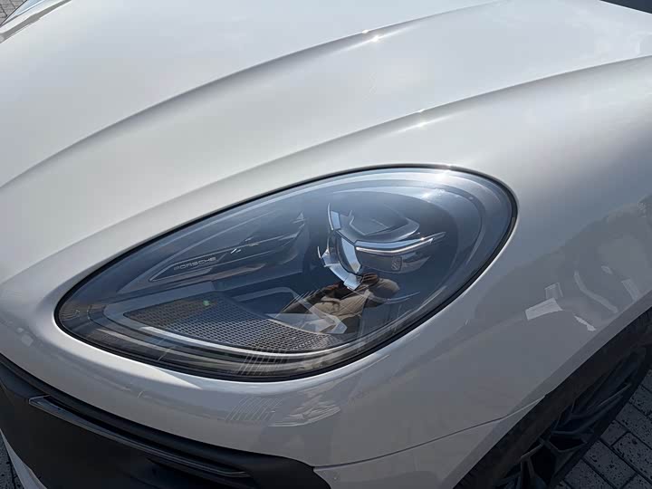 Photo 8 - Porsche Macan