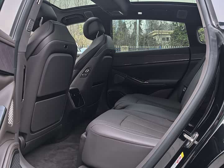 Фото 8 - Denza Z9