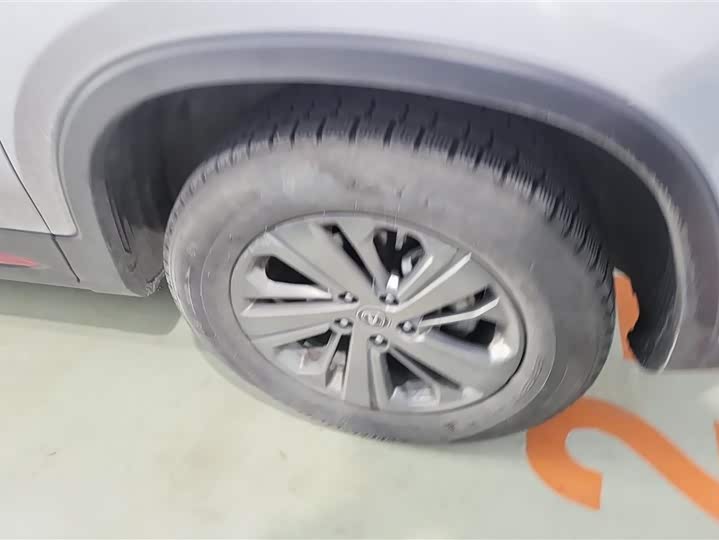 Фото 6 - Changan CS75