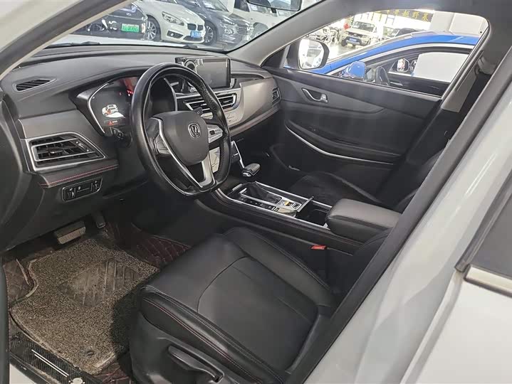 Фото 9 - Changan CS75