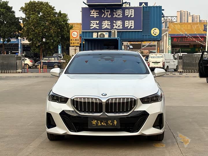 Фото 2 - BMW 5 Series