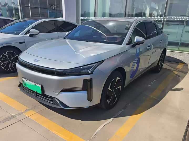 Фото 1 - Geely Galaxy L6