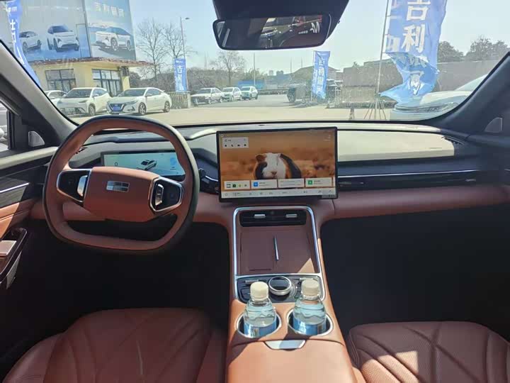 Фото 8 - Geely Galaxy L6