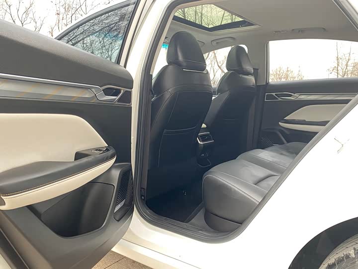 Photo 9 - Geely Emgrand L