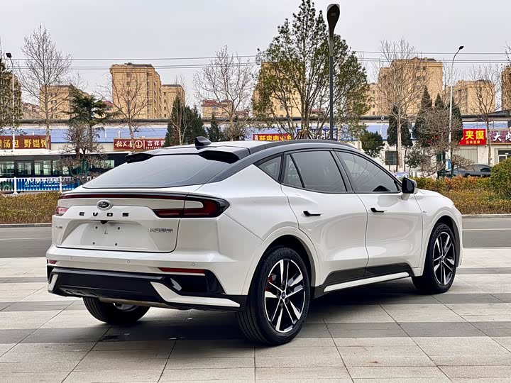 Фото 9 - Ford Mondeo Sport (Evos)