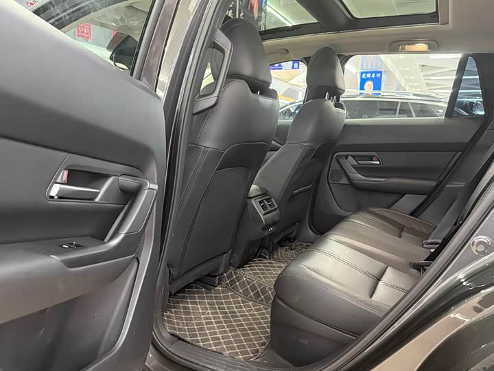 Photo 8 - Mazda CX-50