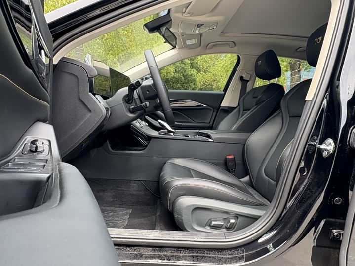 Фото 4 - Bestune B70