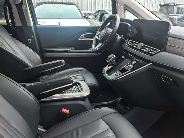 Фото 4 - Hongqi HQ9 Hybrid