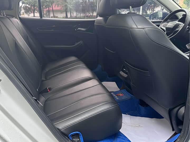 Фото 6 - Roewe i5