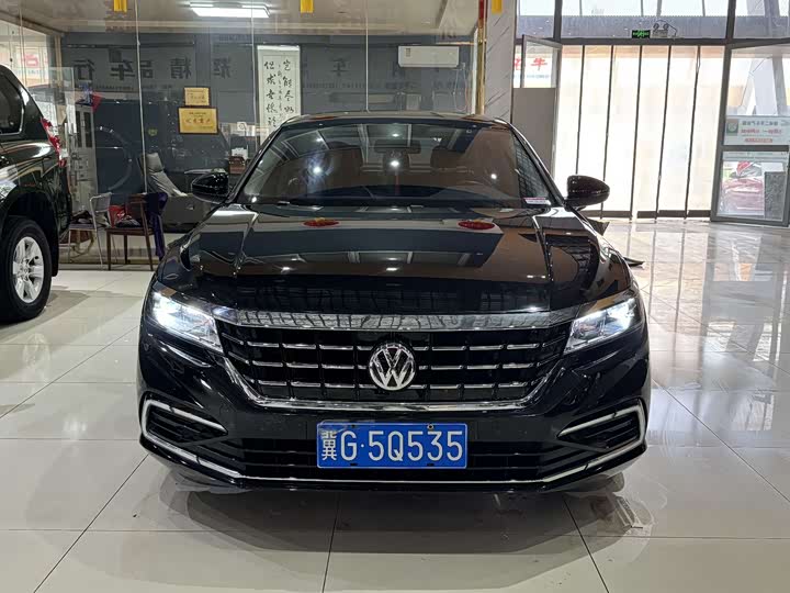 Фото 2 - Volkswagen Passat