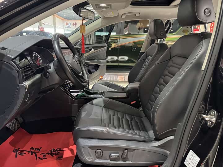 Фото 4 - Volkswagen Passat