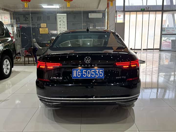 Фото 8 - Volkswagen Passat