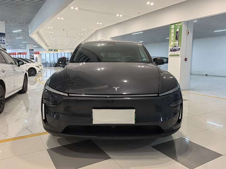 Фото 2 - Tesla Model Y