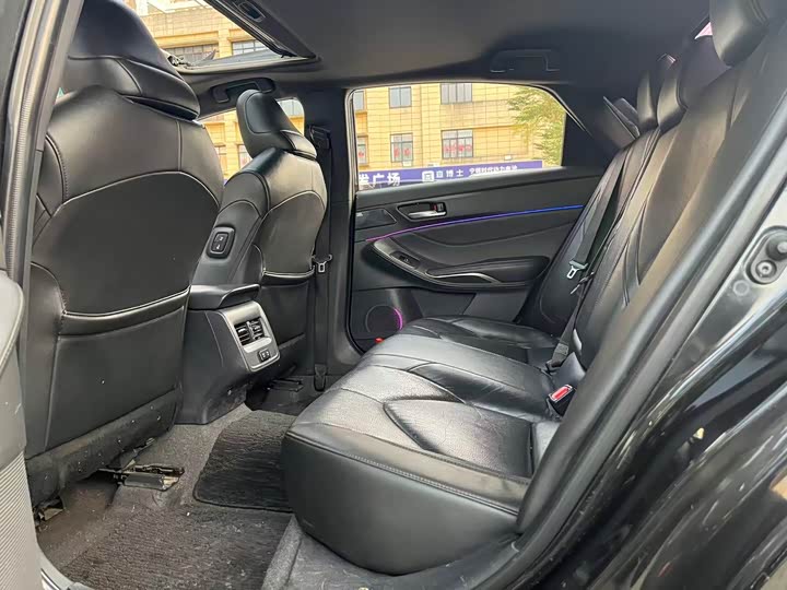 Photo 5 - Toyota Avalon