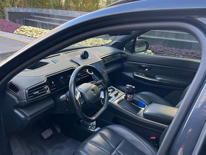 Фото 6 - Nio ES8