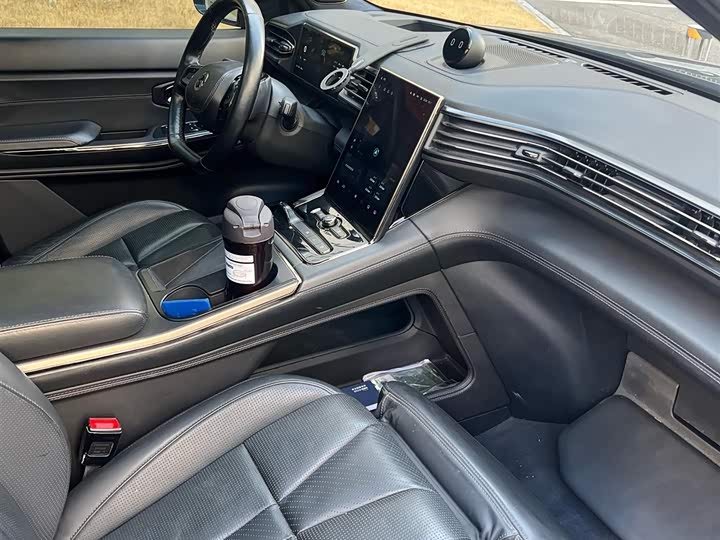 Фото 7 - Nio ES8