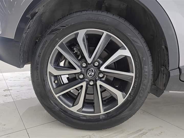 Photo 6 - Toyota Izoa