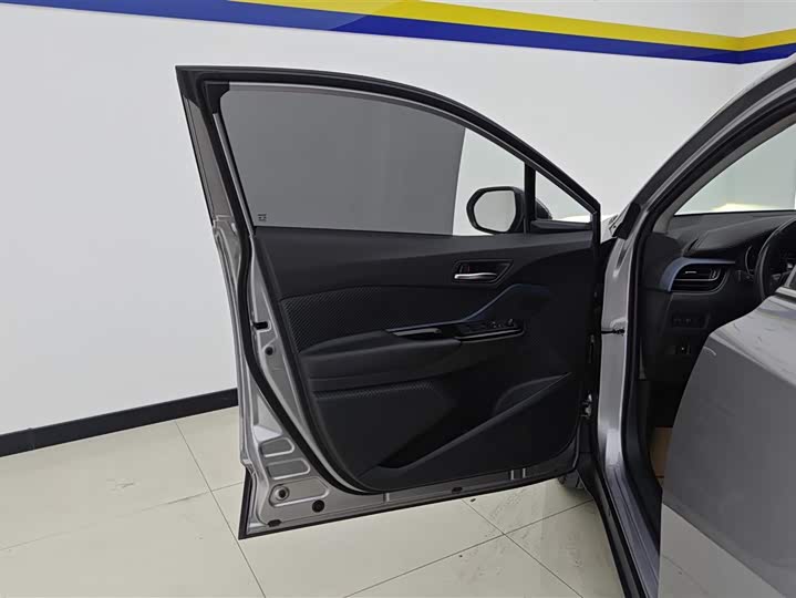 Photo 7 - Toyota Izoa