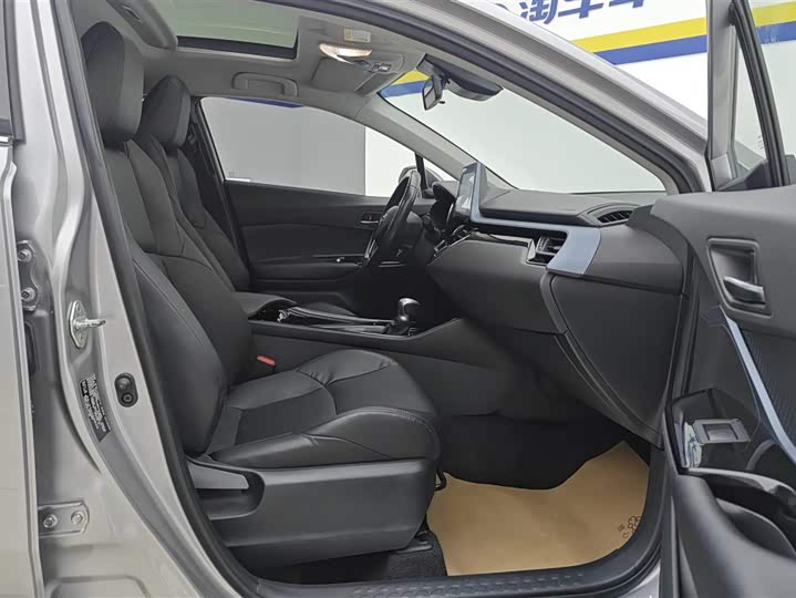 Photo 8 - Toyota Izoa