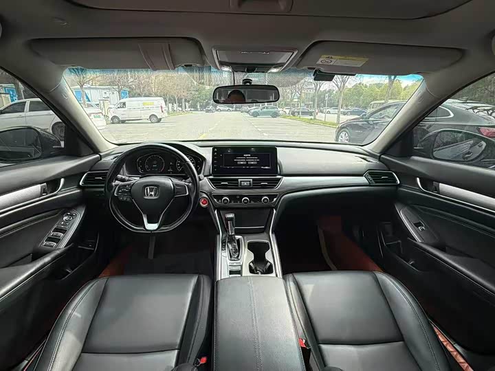 Photo 5 - Honda Accord