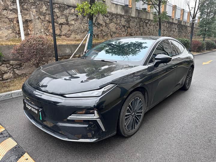 Фото 1 - Geely Galaxy Starshine 8 EM-i