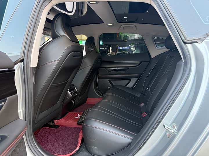 Фото 8 - XPeng P7