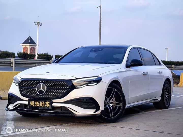 Фото 1 - Mercedes-Benz E-Class