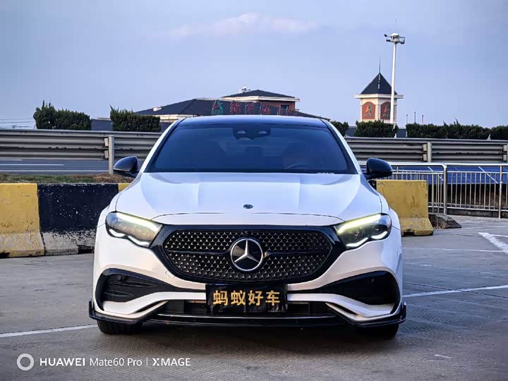 Фото 2 - Mercedes-Benz E-Class