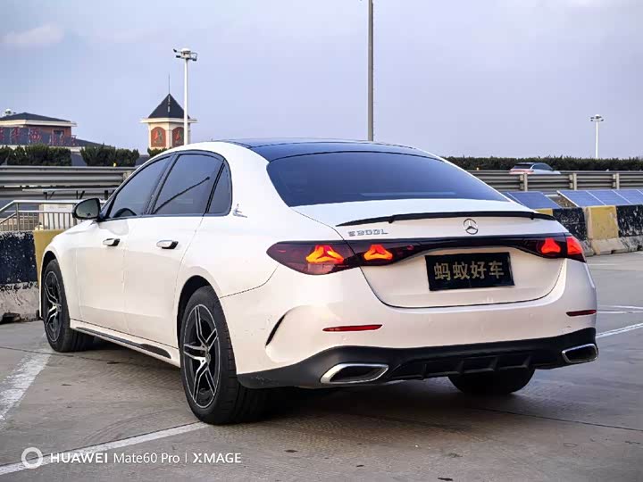 Фото 5 - Mercedes-Benz E-Class