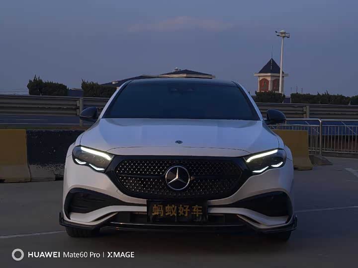 Фото 8 - Mercedes-Benz E-Class