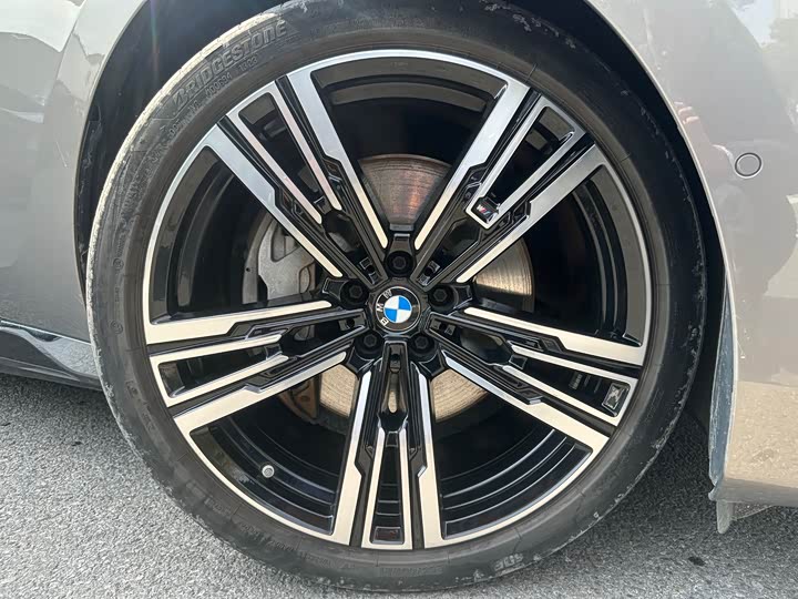 Фото 4 - BMW i7