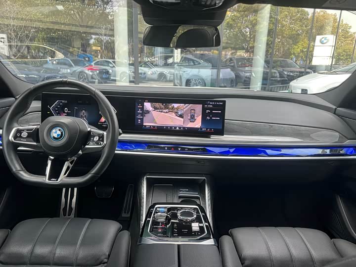 Фото 6 - BMW i7