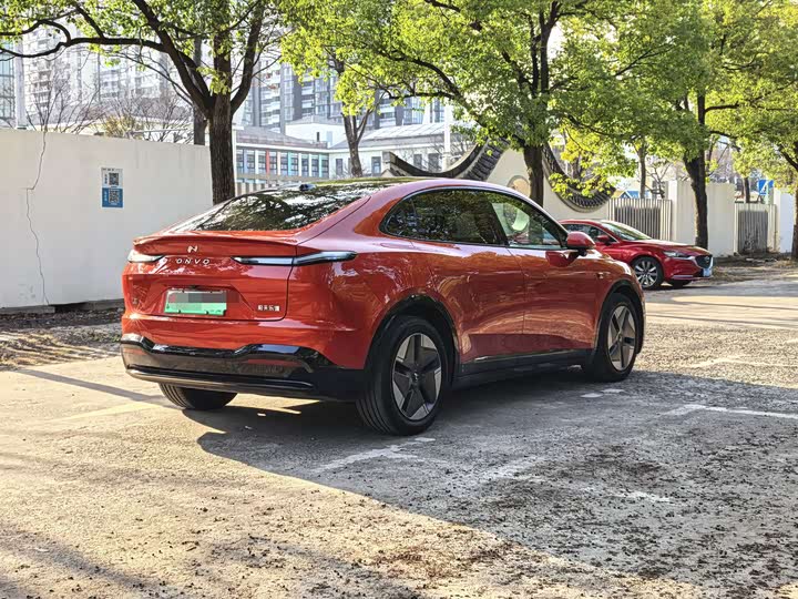 Фото 5 - Nio Onvo L60