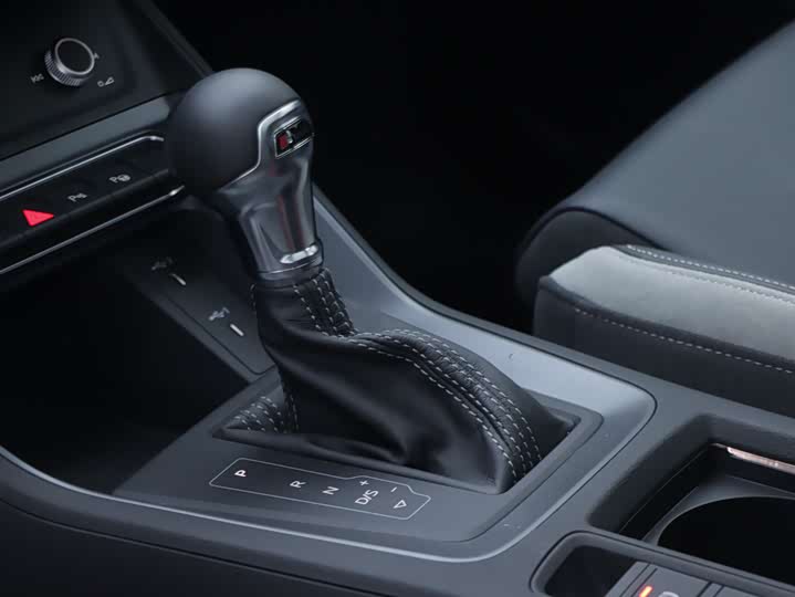 Фото 6 - Audi Q3