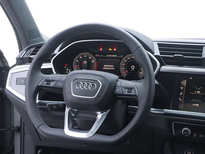 Фото 9 - Audi Q3