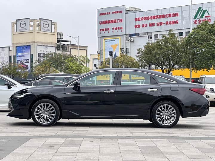 Photo 6 - Toyota Avalon