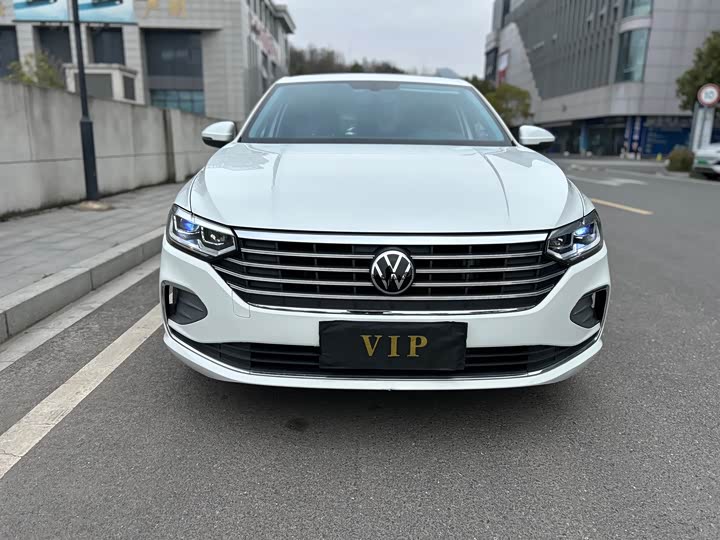 Фото 2 - Volkswagen Lavida