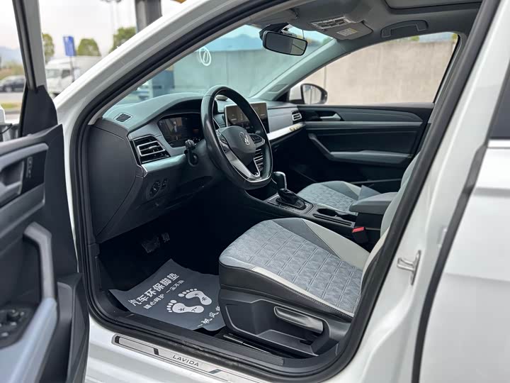 Фото 4 - Volkswagen Lavida