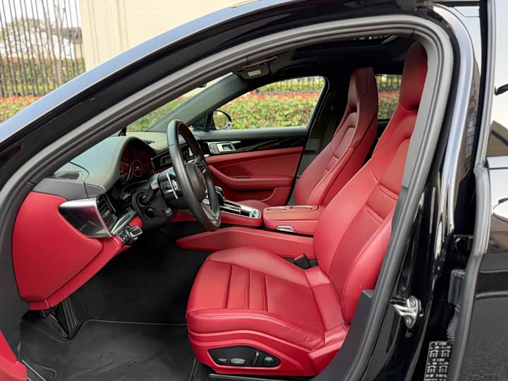 Фото 7 - Porsche Panamera