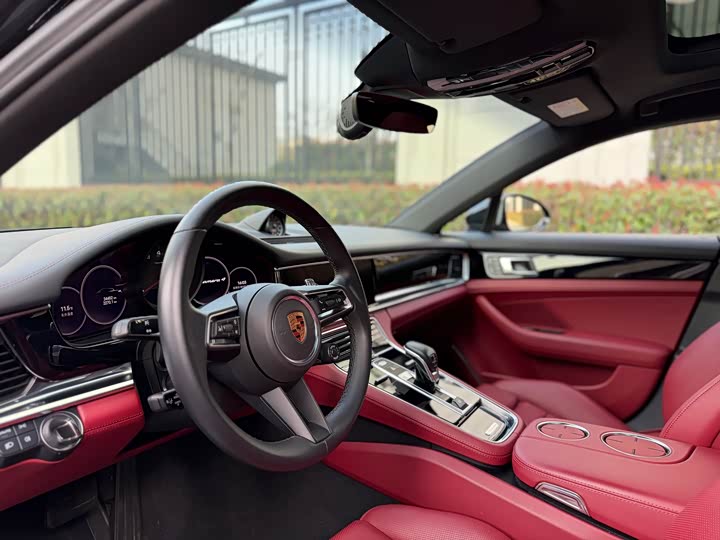 Фото 9 - Porsche Panamera