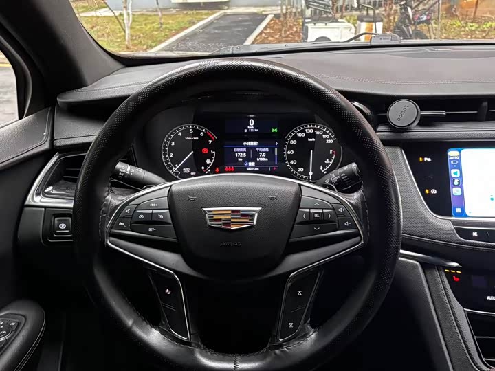 Фото 5 - Cadillac XT5