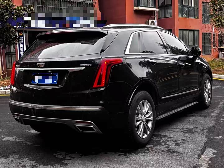 Фото 6 - Cadillac XT5