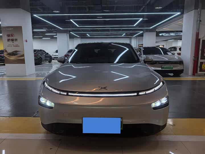 Фото 2 - XPeng P7