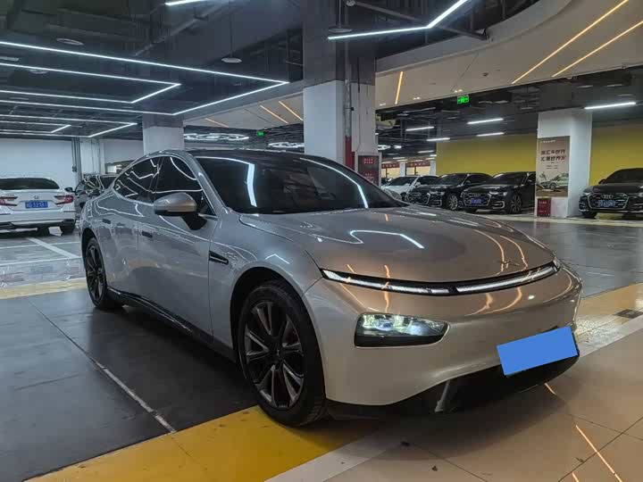 Фото 3 - XPeng P7