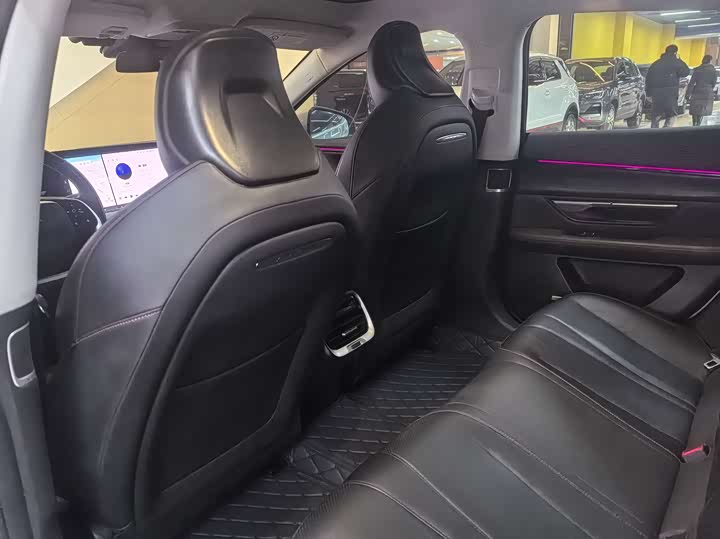 Фото 8 - XPeng P7