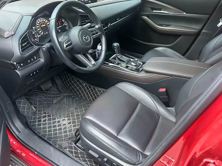 Фото 7 - Mazda CX-30