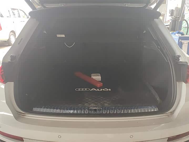 Фото 4 - Audi Q3